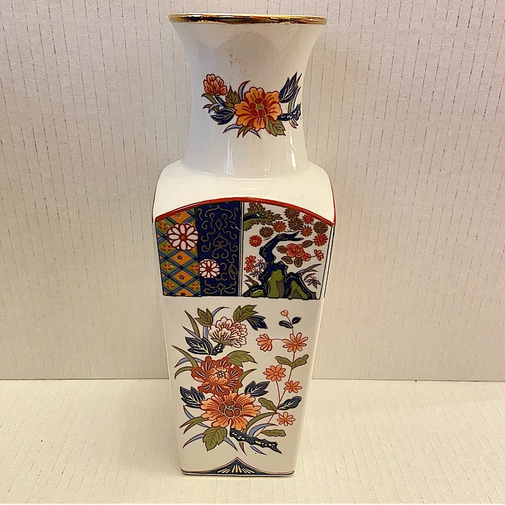 Japanese Imari Vase 1960’s Printed, Hand painted, Gilded Rim.